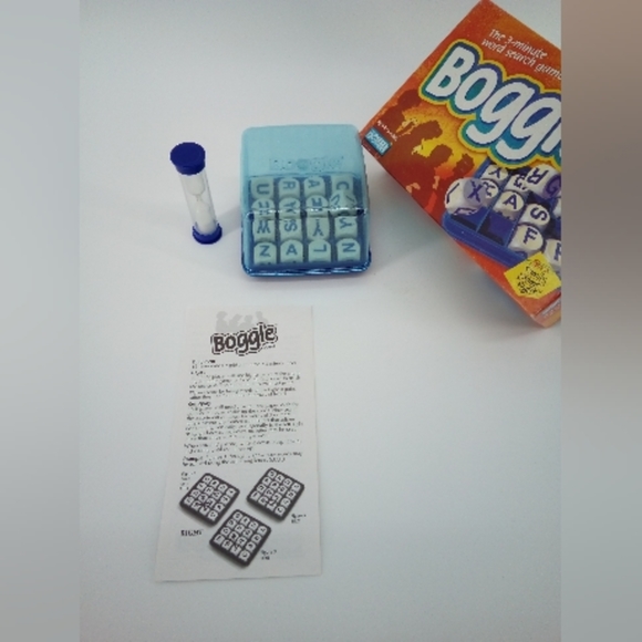 Boggle Complete Parker Brothers 8+ Instructions Included Road Trip Game Night - Picture 3 of 8